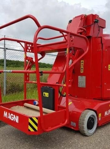 Мачтовый грузовой подъемник MAGNI MJP 11.5 - фото на объекте