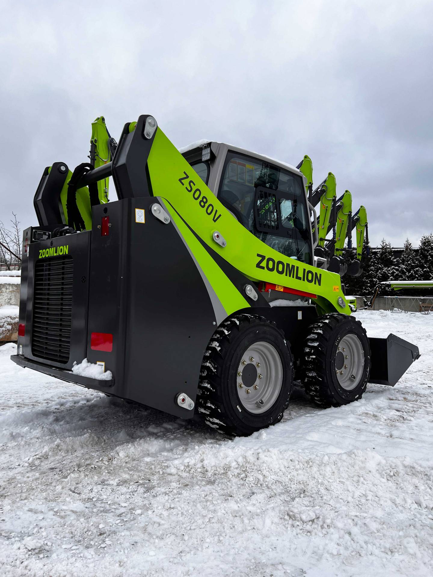 Мини-погрузчик ZOOMLION ZS080V - купить спецтехнику в Москве, СПб ...