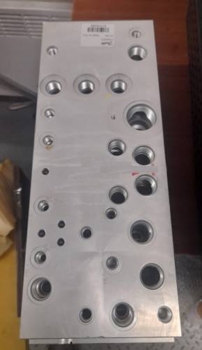 Корпус голый гидрораспределителя ( без клапанов)  для подъемника JLG 1250 AJP