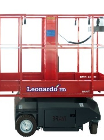 Вертикальный грузовой подъемник BRAVI Leonardo HD - фото на объекте