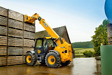 Телескопический погрузчик JCB 550-80 фото 3